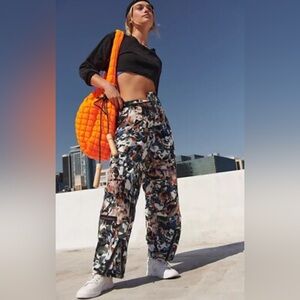 Free People Movement ‘My Boo’ barrel pants. Size small. EUC